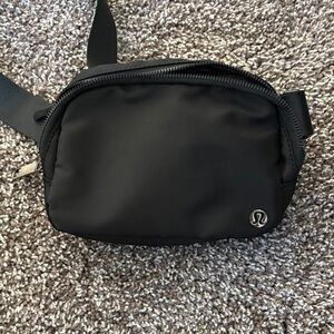 lululemon athletica Everywhere Belt Bag